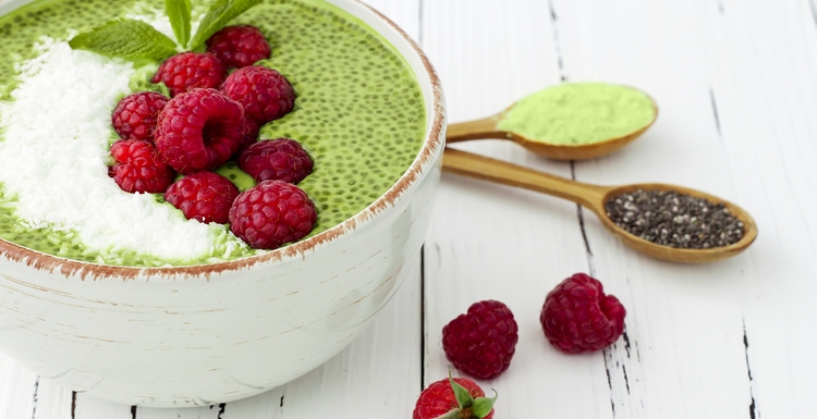 Pudding de chia au thé Matcha et à la cannelle